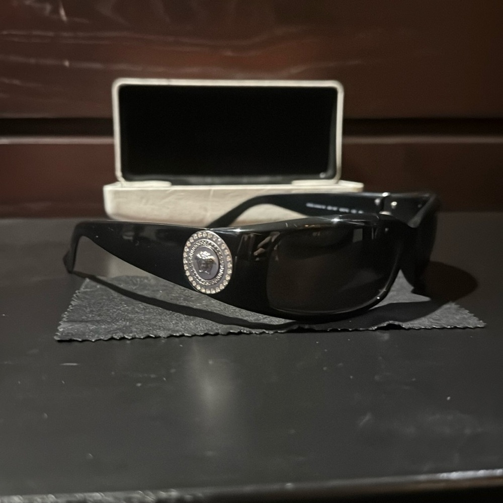 Versace vintage sunglasses mod 4044-B